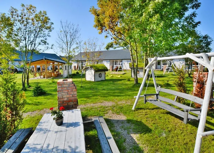 In Near Seaside Daire *